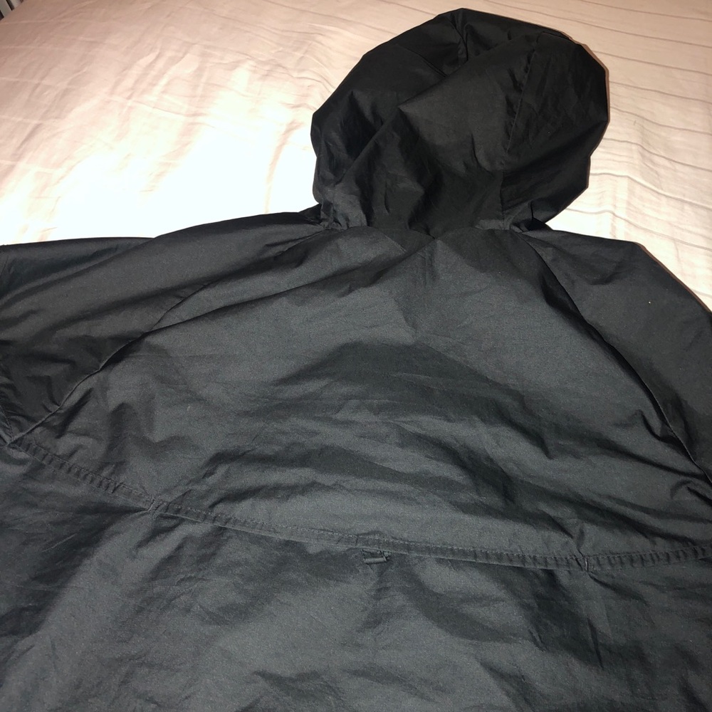windbreaker - Picture 2 of 4
